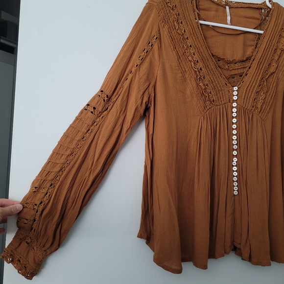 Free People Top Meet Me Halfway Lace Oversized Button Front Size XS Boho - Picture 4 of 10